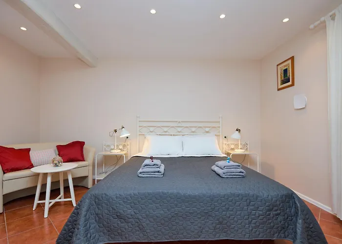 Doria Apartments